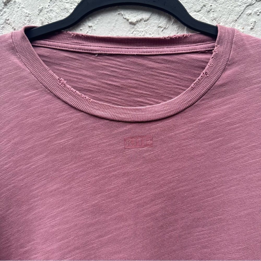 KITH T‎ Shirt Mens Size Medium Long Sleeve Crew Neck Distressed Pink
